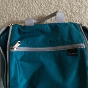 LLBEAN toiletry bag -Large used great shape turquoise